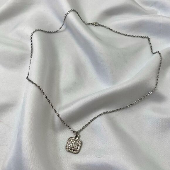 Minimalist Silver Glam Rhinestone Square Pendant Necklace - Picture 5 of 5